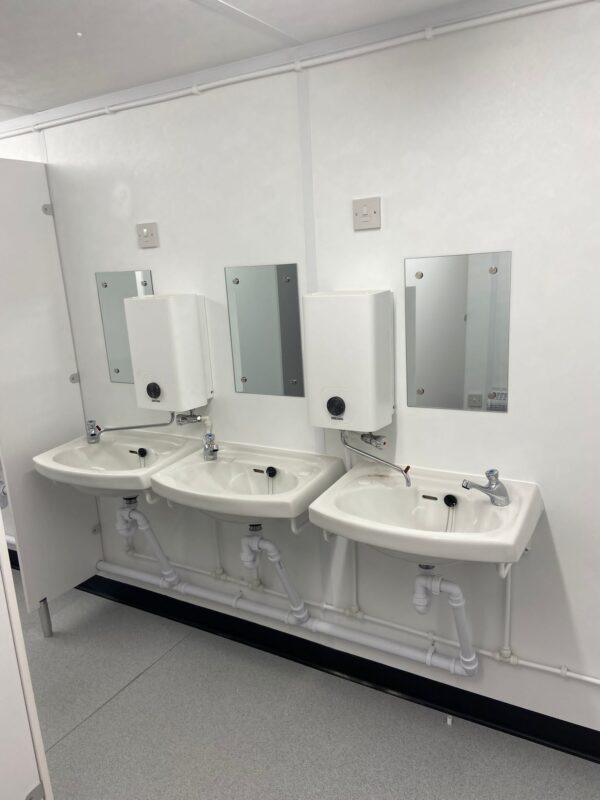 4+1 Steel Toilet 20ft x 9ft