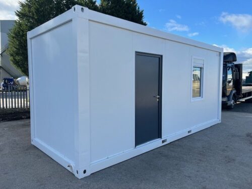 Cabin with Toilet and Cupboard