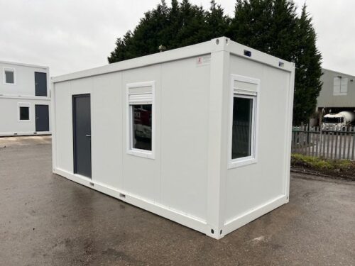 Cabin with Toilet and Cupboard (Cabin 31)