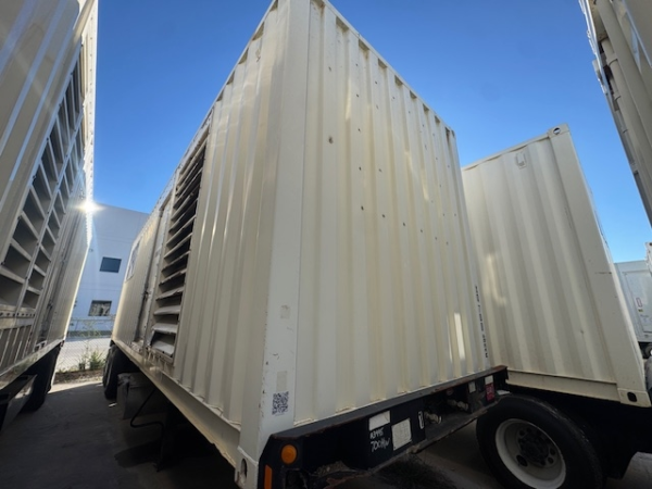 Caterpillar XQ700 Portable Power Module - 700 kW