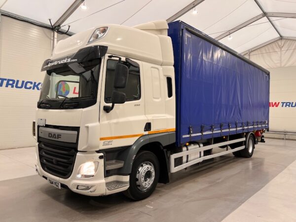 DAF CF 250 Sleeper Cab Curtainsider