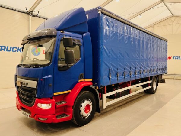 DAF LF 250 4x2 Day Cab Curtainsider