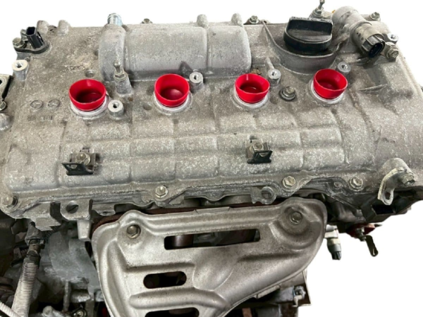 Only as for the Voxy ZWR80 5327 Engine Engine body