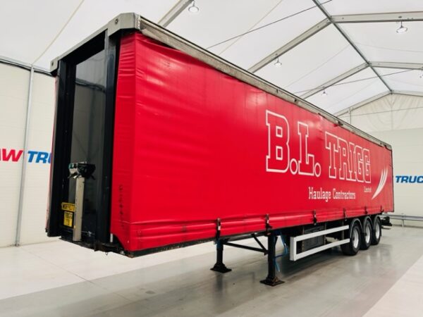 SDC Tri Axle 4.2m Curtainsider Trailer Moffat Brackets