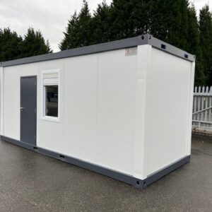 Standard office with 2 windows (Cabin 38)