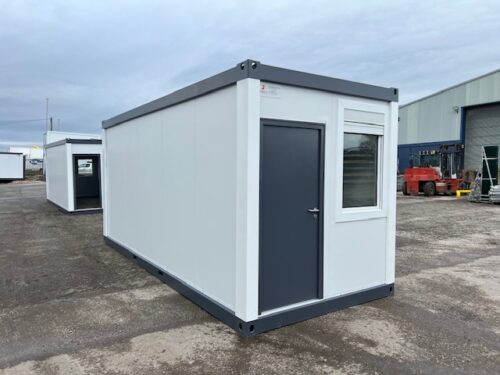 Standard Office with 4 windows (Cabin 40)